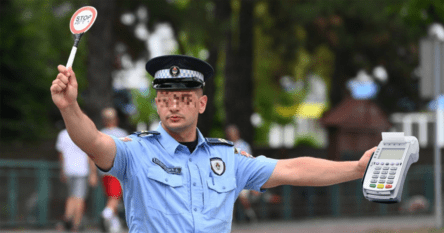 Policija se “naoružava” čitačima kartica: Kazne će se plaćati na licu mjesta