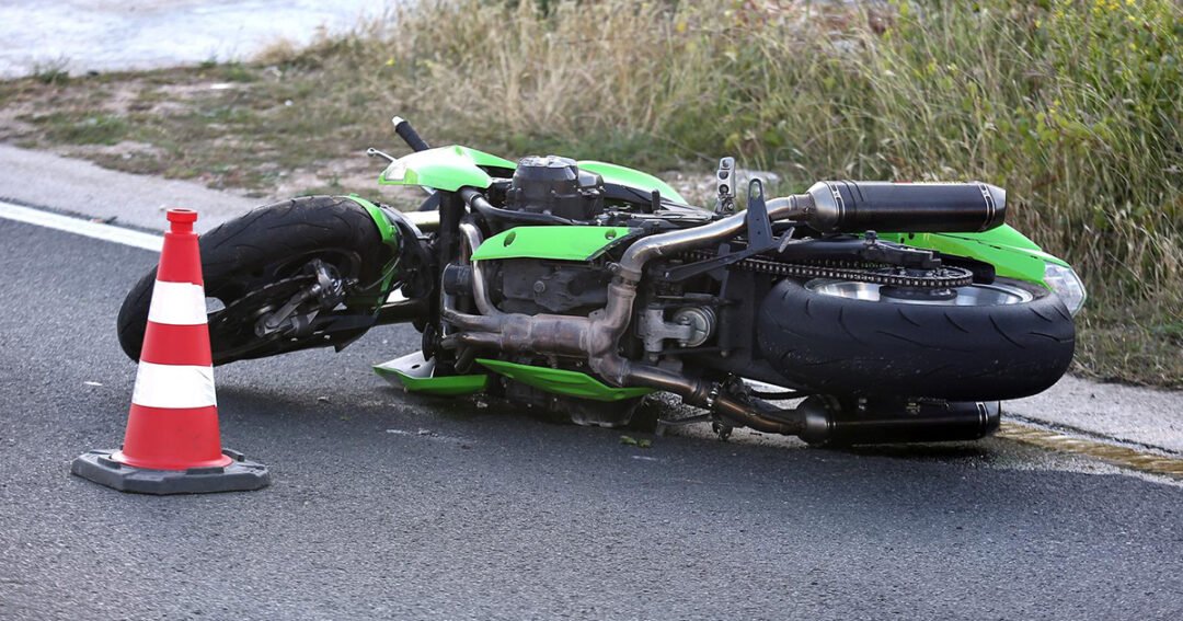 motociklista motor nesreća