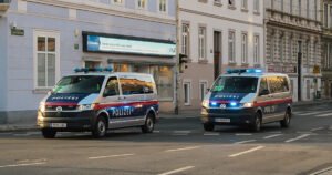 U kući u Austriji pronađena tri beživotna tijela s ranama od vatrenog oružja