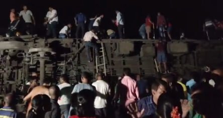 Najmanje 30 mrtvih i 179 povrijeđenih u sudaru vozova u istočnoj Indiji