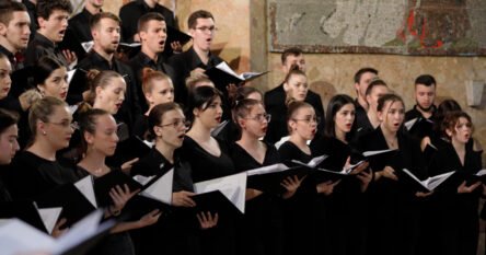 Hor Muzičke akademije u Sarajevu održao koncert u crkvi sv. Ante