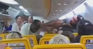 “Nikad nećemo stići kući”: Na letu Ryanaira izbila brutalna tučnjava
