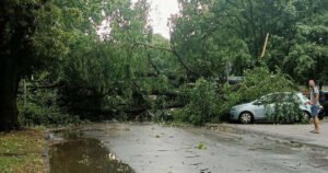 Novo olujno nevrijeme u Hrvatskoj: Srušila se dizalica, ima povrijeđenih