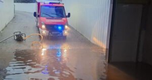 Ponovo poplave u BiH: Vatrogasci imali pune ruke posla