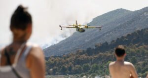 Dva požara kod Dubrovnika, jedan zaprijetio kućama, gase i dva kanadera