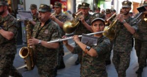 Defile Orkestra Oružanih snaga BiH kroz centar Sarajeva 