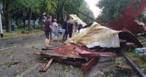 Još jedna žrtva oluje u Hrvatskoj: Poginuo muškarac na čiji kombi je palo drvo