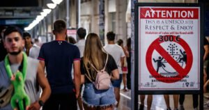 U Splitu postavljene table sa pravilima za turiste, kazne do 300 eura