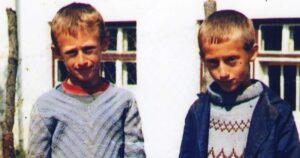 Rastanak blizanaca uoči genocida u Srebrenici: “Žao mi je što se nisam pozdravio s bratom”
