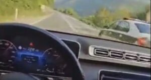 Višestruki prestupnik iz Mostara vozio 172 km/h, zaobišao i policijsko vozilo