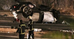 U stravičnoj nesreći poginuli majka i kćerka (9), te vozač VW-a. Ocu i sinu se bore za život