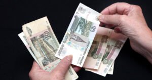 Katastrofalno srozavanje rublje, ruska valuta skoro da nikad nije manje vrijedila