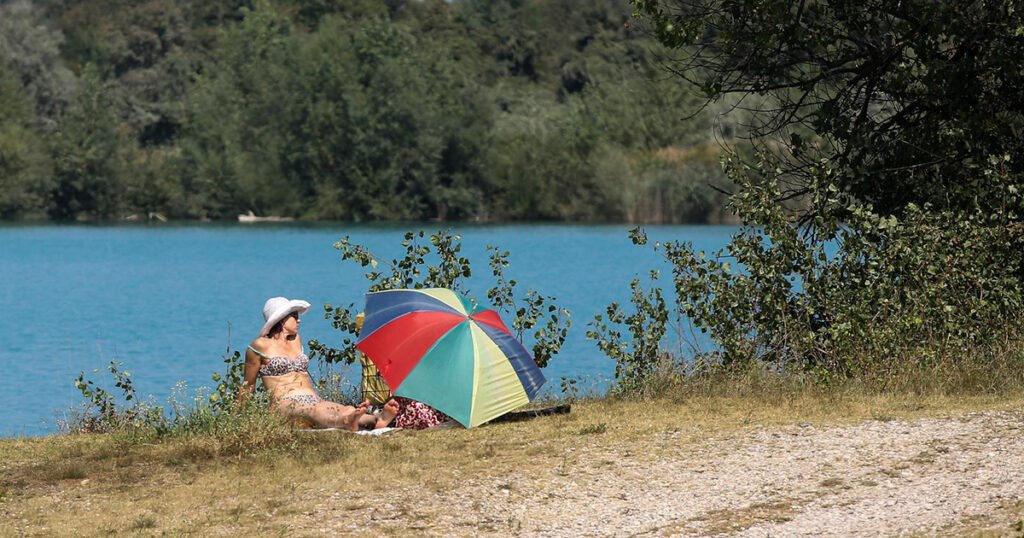 Velika Gorica: Brojni građani osvježenje pronašli na jezeru Čiče