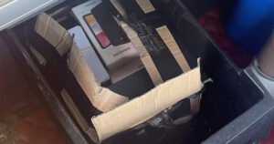 Vozač kamiona iz BiH pokušao krijumčariti 36 telefona, kažnjen sa 7.500 eura