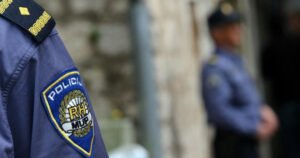 Uhapšeni hrvatski policajci prijavljeni za silovanje žene