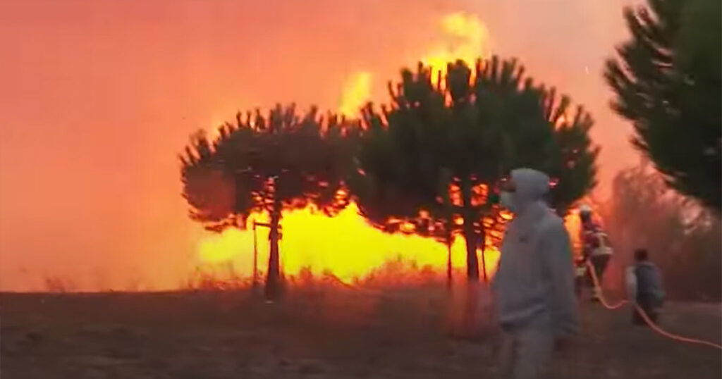 Gašenje će trajati danima: S ogromnim požarom bori se više od 1.100 vatrogasaca i 14 kanadera