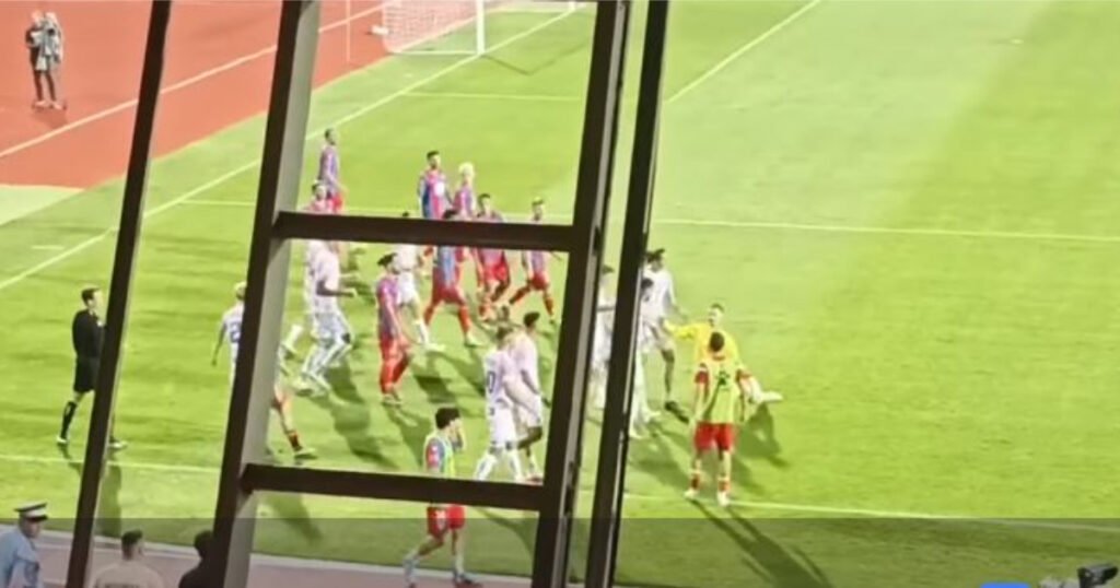 Golman Borca se povrijedio u pokušaju da se obračuna s igračima Austrije, kamere sve snimile