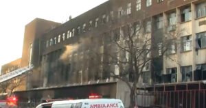 Stravičan požar u stambenoj zgradi, poginulo više od 50 ljudi