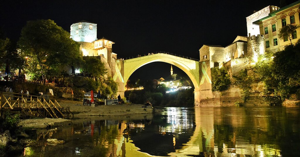ALU u Sarajevu i Stari most u boji zlata za podršku djeci oboljeloj od raka