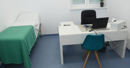 U Kantonalnoj bolnici 17 osoba radilo sa lažnim diplomama, prijavljeni su policiji