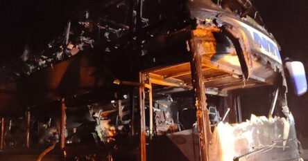 Potpuno izgorio autobus iz BiH koji je vozio putnike za Njemačku