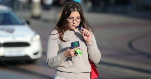 Planiraju zabranu jednokratnih električnih cigareta: “Dovode do ovisnosti o duhanu”