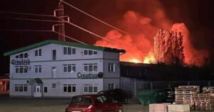 U velikom požaru izgorjeli pomoćni objekti fabrike namještaja