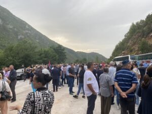 Nova blokada na međuentitetskoj liniji: Dodikove pristalice okupljaju se na Lapišnici