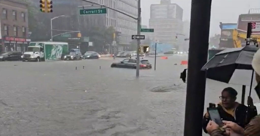 Apokalipsa u New Yorku, proglašeno je vanredno stanje