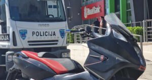 Opljačkana banka u Mostaru, pljačkaši došli na skuteru, pobjegli u kediju