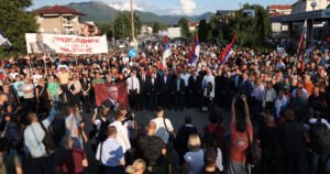 Završeni protesti Dodikovih pristalica: Skandirali Mladićevo ime, nosili Putinovu sliku