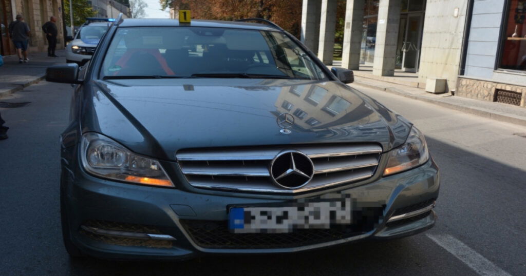 Ukrali mu “mercedesa” ispred kuće, policija ga ubrzo pronašla