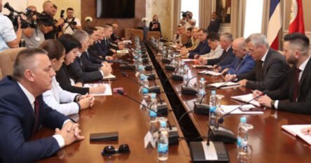 Počeo sastanak u Palati RS: HDZ-ovac se nije odazvao Schmidtu, ali jeste Dodiku