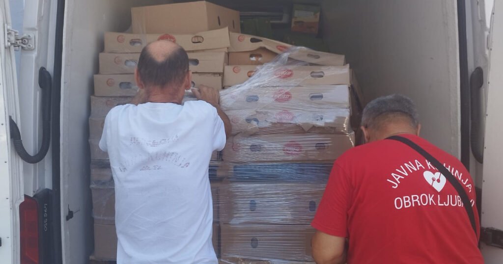Iz Sarajeva stigle namirnice gladnima u Banjaluci: “Jedan veliki naklon, veliki ljudi”
