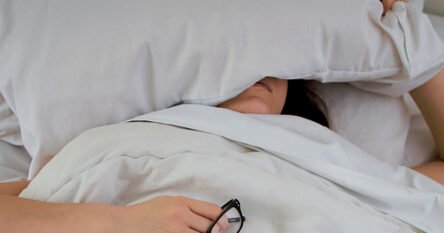 Neurologinja tvrdi da je mit da trebamo osam sati sna