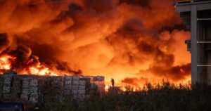 U Hrvatskoj izbio požar “nezapamćenih razmjera”, gašenje bi moglo trajati danima