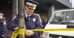 Policija “upala” u Poresku upravu, uhapšeno više osoba