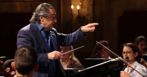 Slavni Riccardo Muti večeras dirigira gala koncertom Sarajevske filharmonije