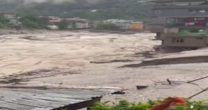 Iznenadna “eksplozija oblaka” izazvala veliku poplavu, nestala su 23 vojnika
