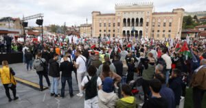 Veliki broj građana okupio se u Sarajevu na skupu podrške palestinskom narodu