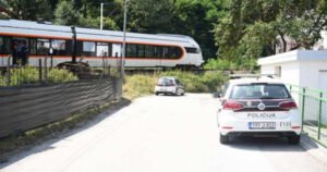 Ženu kod Sarajeva usmrtio voz, prelazila prugu mimo prijelaza za pješake