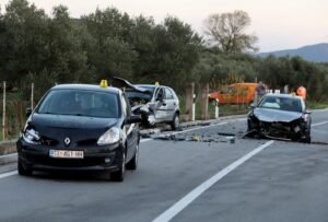 Krš i lom: Auto smrskano na autocesti i težak lančani sudar šest automobila