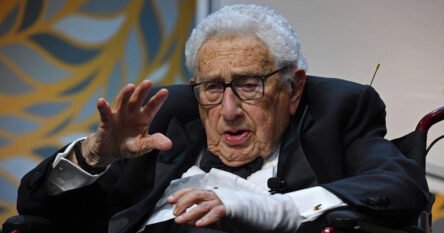 Umro je Henry Kissinger