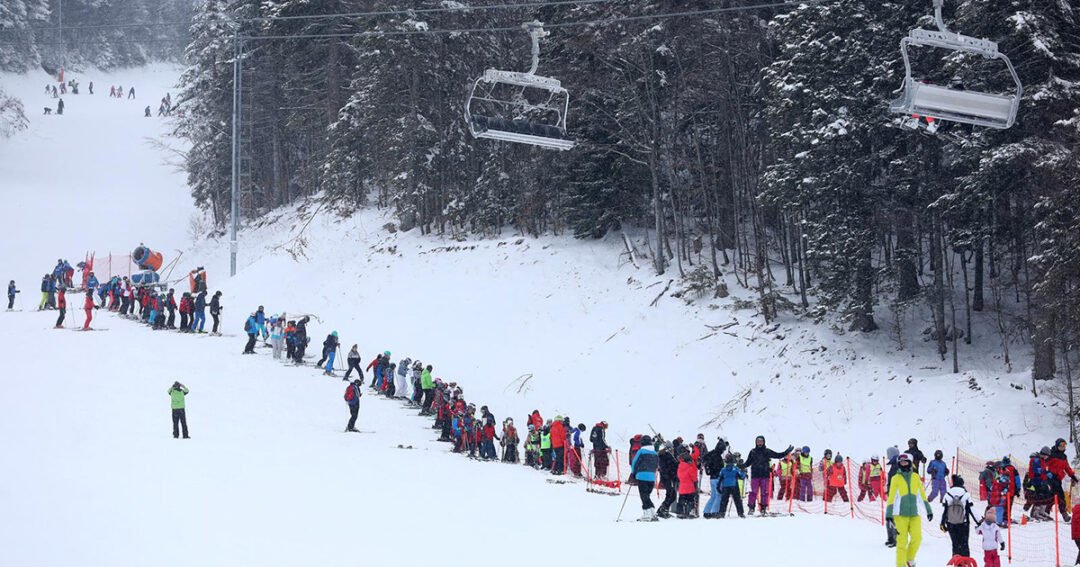 Sarajevo: Velike gužve na skijalištu na Bjalašnici