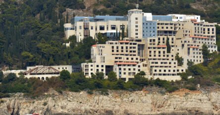 Najveći i najluksuzniji napušteni hotel na svijetu nalazi se na moru u Hrvatskoj 