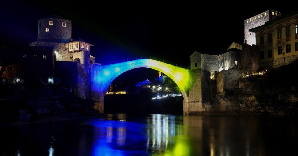stari most mostar osvjetljen