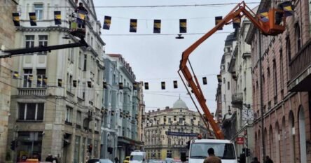 Počelo ukrašavanje ulica Sarajeva povodom Dana državnosti BiH