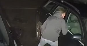 Lopov ukrao automobil, u njemu bilo dijete