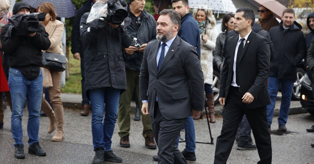 Milorad Dodik stigao u Sud Bosne i Hercegovine, ušao je na glavni ulaz
