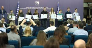 Uručene diplome i nagrade najboljim učenicima osnovnih i srednjih škola u FBiH 